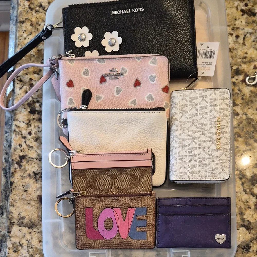 Michael Kors and Coach Wristlet and Card Holder Collection. - Picture 1 of 6